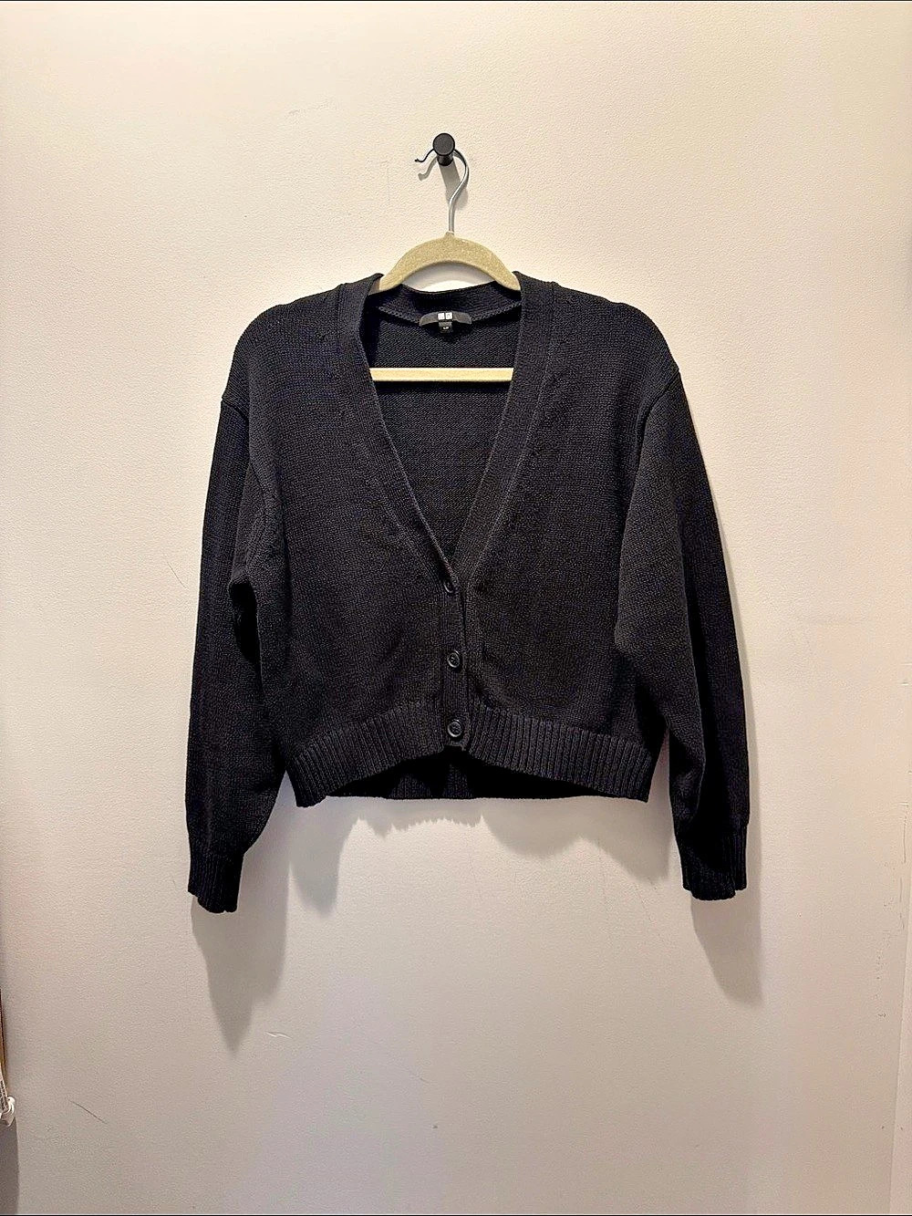 UNIQLO Knit cropped Cardigan in Black, size small